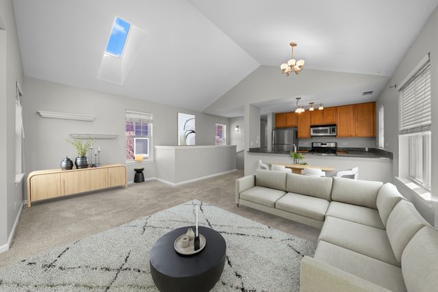 649 W Elm Street C, Chicago, IL 60610
