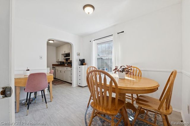 31600 W Chicago Street, Livonia, MI 48150