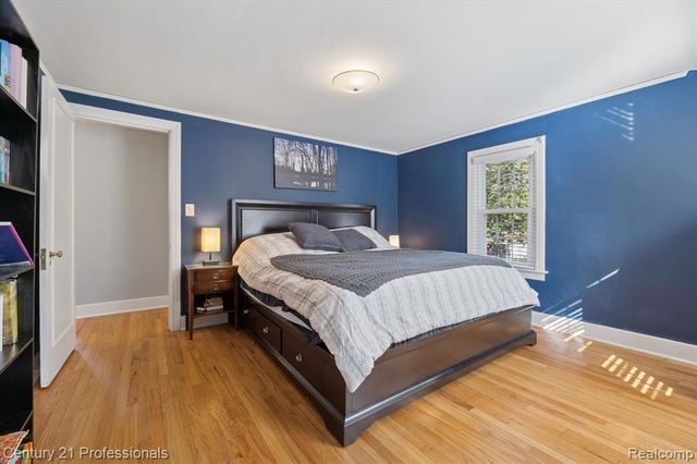 31600 W Chicago Street, Livonia, MI 48150