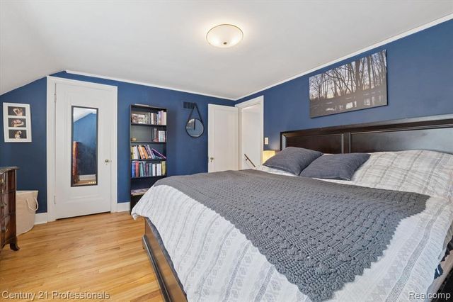 31600 W Chicago Street, Livonia, MI 48150