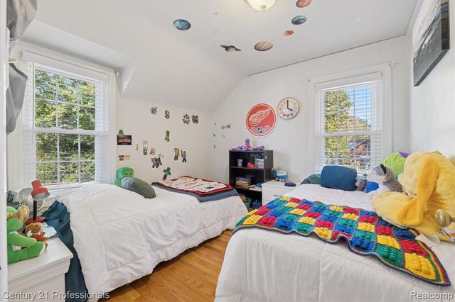 31600 W Chicago Street, Livonia, MI 48150