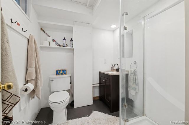 31600 W Chicago Street, Livonia, MI 48150