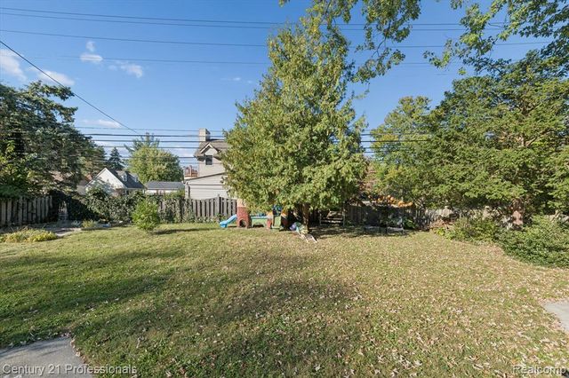 31600 W Chicago Street, Livonia, MI 48150