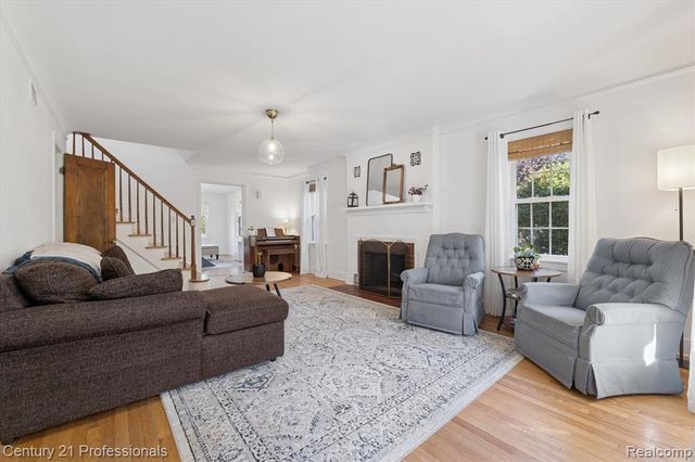 31600 W Chicago Street, Livonia, MI 48150