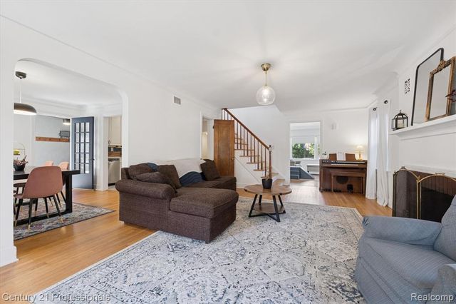 31600 W Chicago Street, Livonia, MI 48150