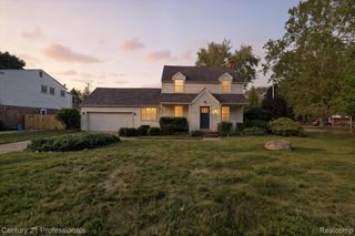 31600 W Chicago Street, Livonia, MI 48150