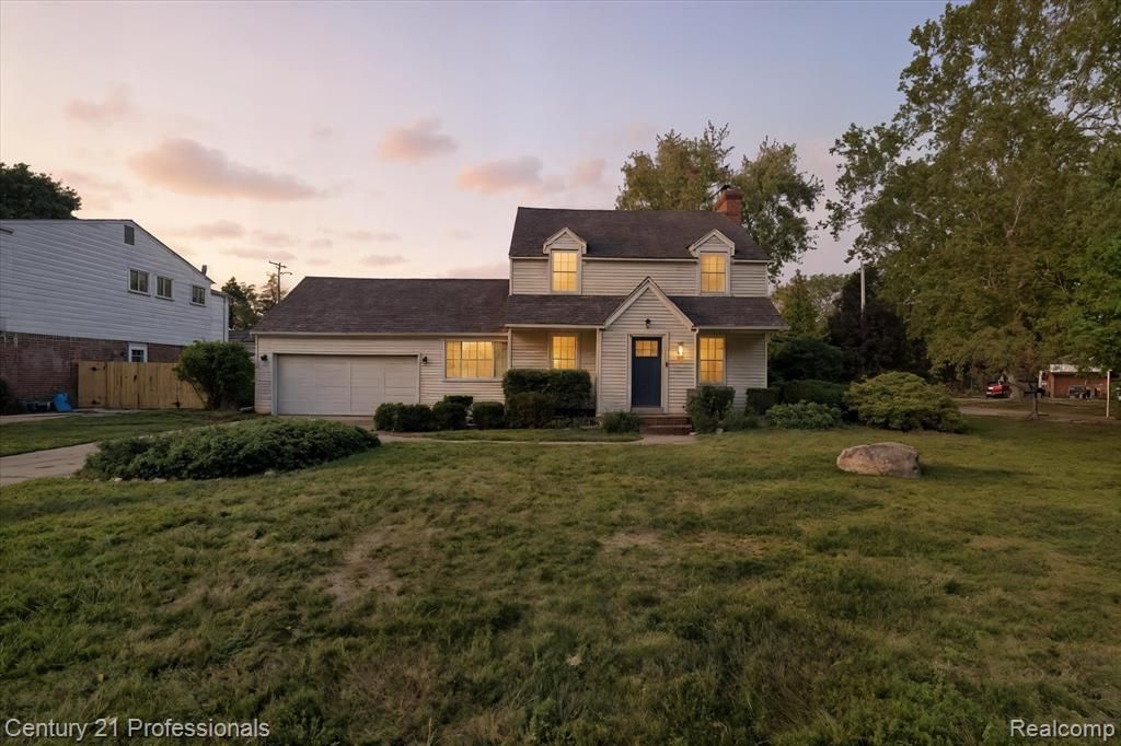 31600 W Chicago Street, Livonia, MI 48150