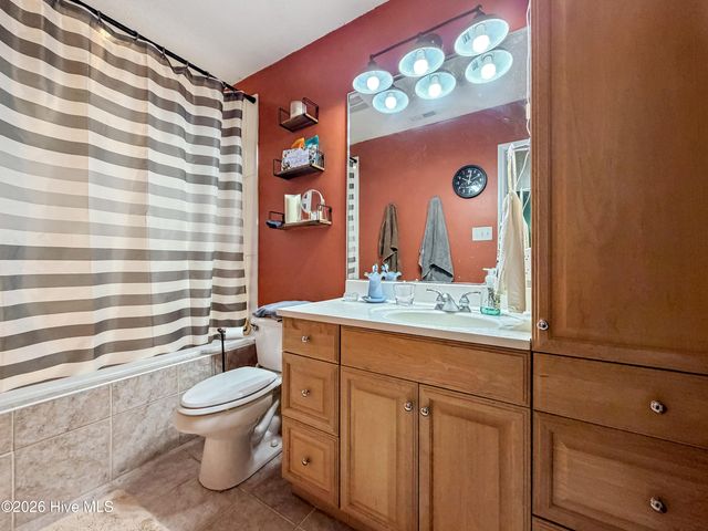 610 Wolverine Place, Jacksonville, NC 28546