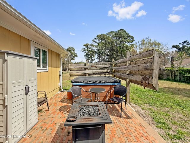610 Wolverine Place, Jacksonville, NC 28546