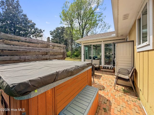 610 Wolverine Place, Jacksonville, NC 28546