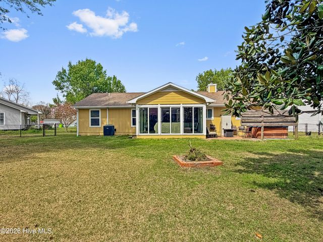 610 Wolverine Place, Jacksonville, NC 28546