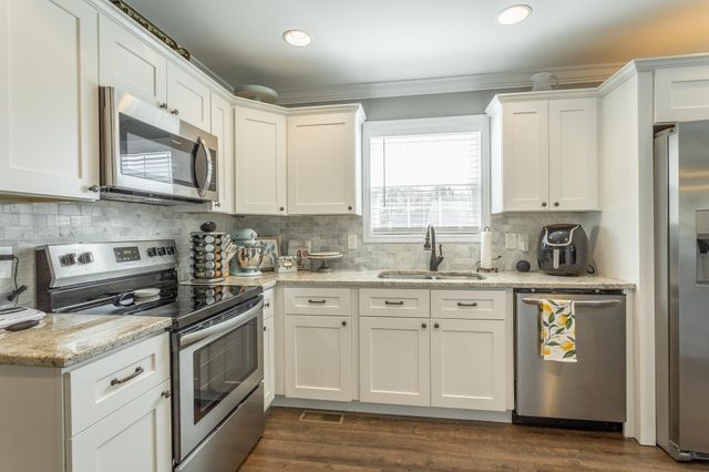 548 Titanium Drive, Hixson, TN 37343