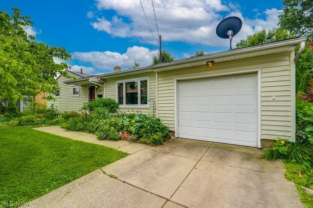 1568 Hagey Drive, Barberton, OH 44203