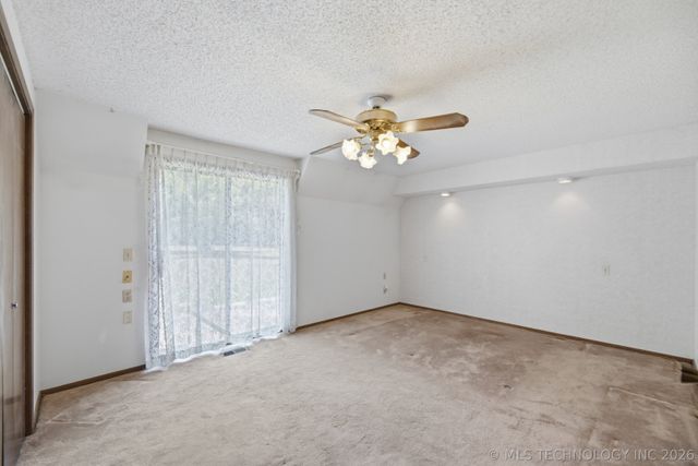800 S Moore Avenue, Claremore, OK 74017
