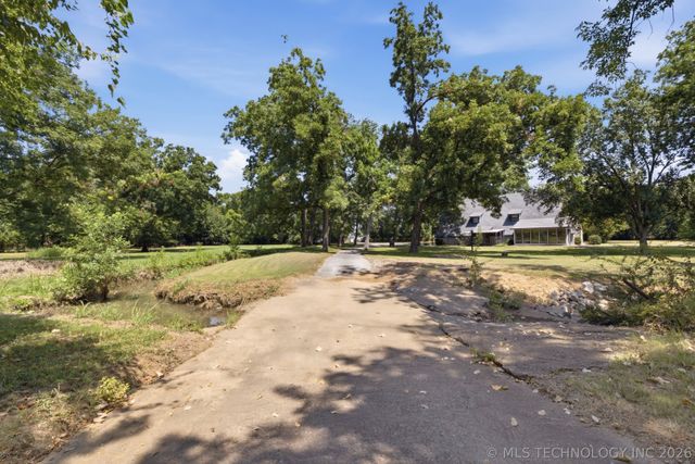 800 S Moore Avenue, Claremore, OK 74017