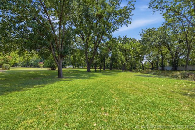 800 S Moore Avenue, Claremore, OK 74017