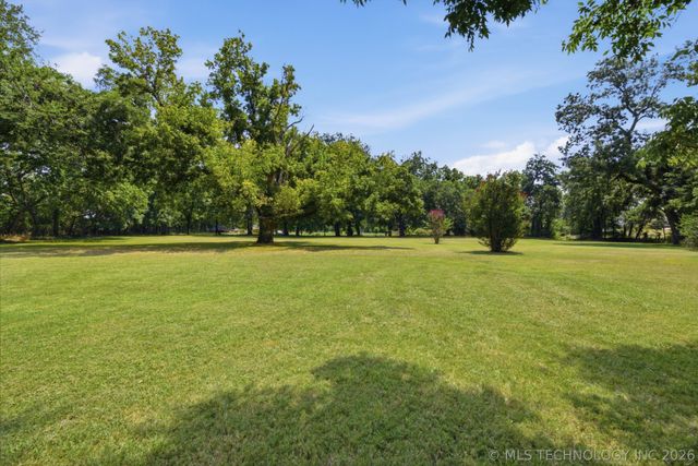 800 S Moore Avenue, Claremore, OK 74017