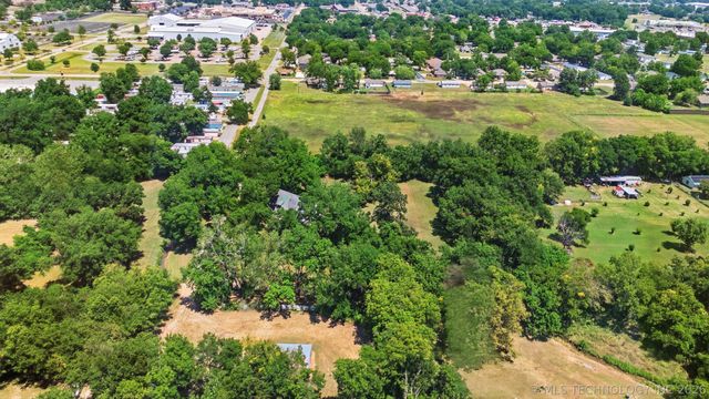 800 S Moore Avenue, Claremore, OK 74017