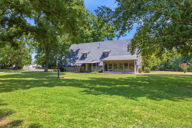 800 S Moore Avenue, Claremore, OK 74017