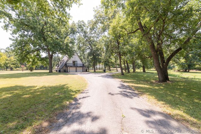 800 S Moore Avenue, Claremore, OK 74017