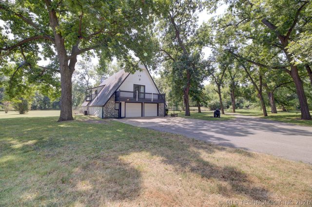 800 S Moore Avenue, Claremore, OK 74017