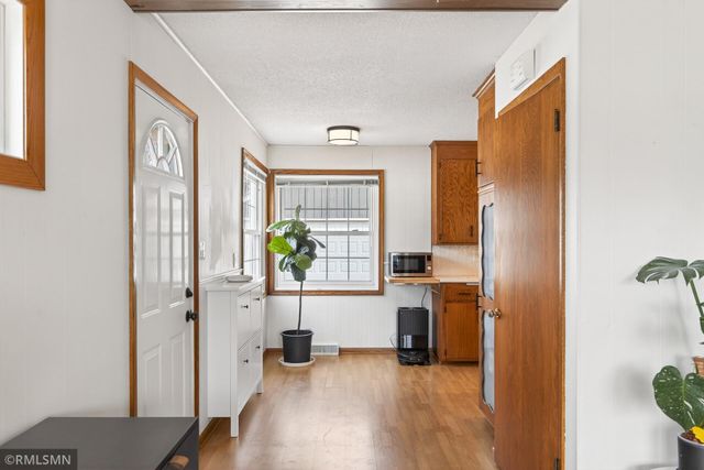 1370 Barclay Street, Saint Paul, MN 55106