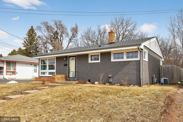 1370 Barclay Street, Saint Paul, MN 55106