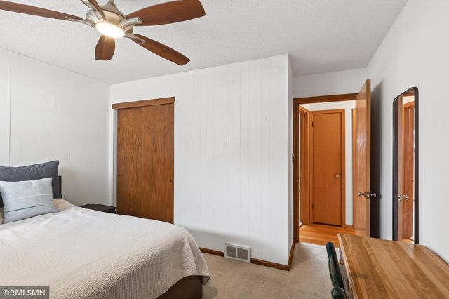 1370 Barclay Street, Saint Paul, MN 55106