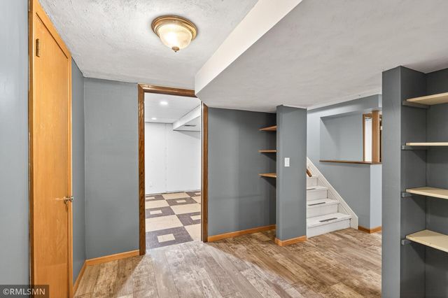 1370 Barclay Street, Saint Paul, MN 55106