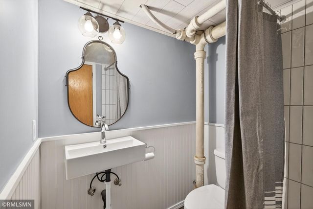 1370 Barclay Street, Saint Paul, MN 55106