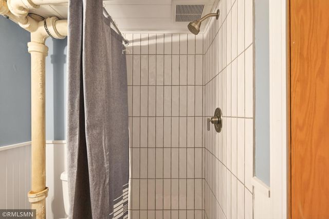 1370 Barclay Street, Saint Paul, MN 55106