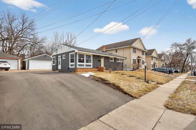 1370 Barclay Street, Saint Paul, MN 55106