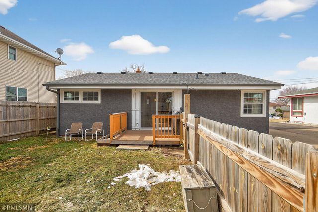 1370 Barclay Street, Saint Paul, MN 55106