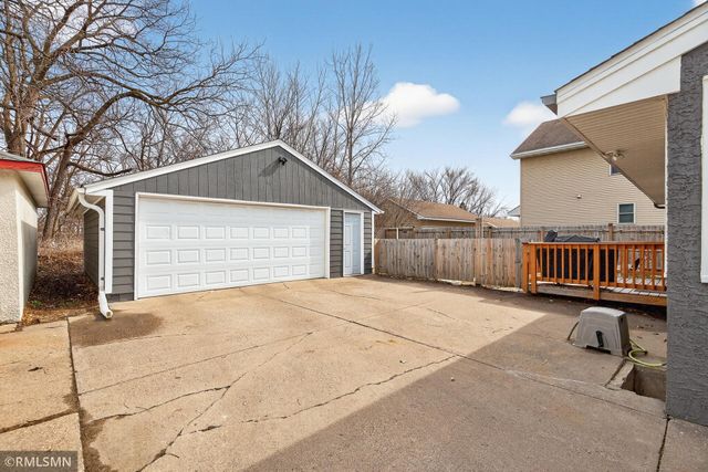 1370 Barclay Street, Saint Paul, MN 55106