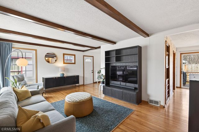 1370 Barclay Street, Saint Paul, MN 55106