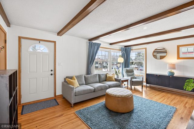 1370 Barclay Street, Saint Paul, MN 55106