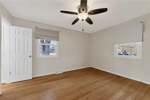 18 Bear Circle, St Joseph, MO 64506