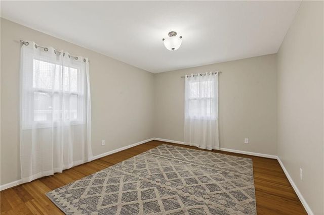 18 Bear Circle, St Joseph, MO 64506