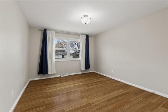 18 Bear Circle, St Joseph, MO 64506