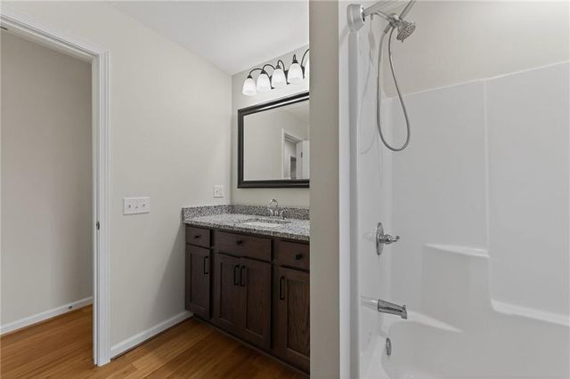 18 Bear Circle, St Joseph, MO 64506