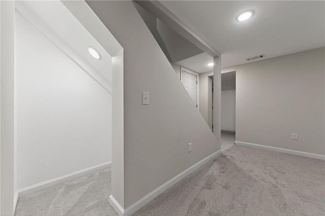 18 Bear Circle, St Joseph, MO 64506