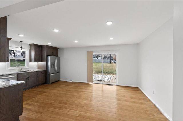 18 Bear Circle, St Joseph, MO 64506