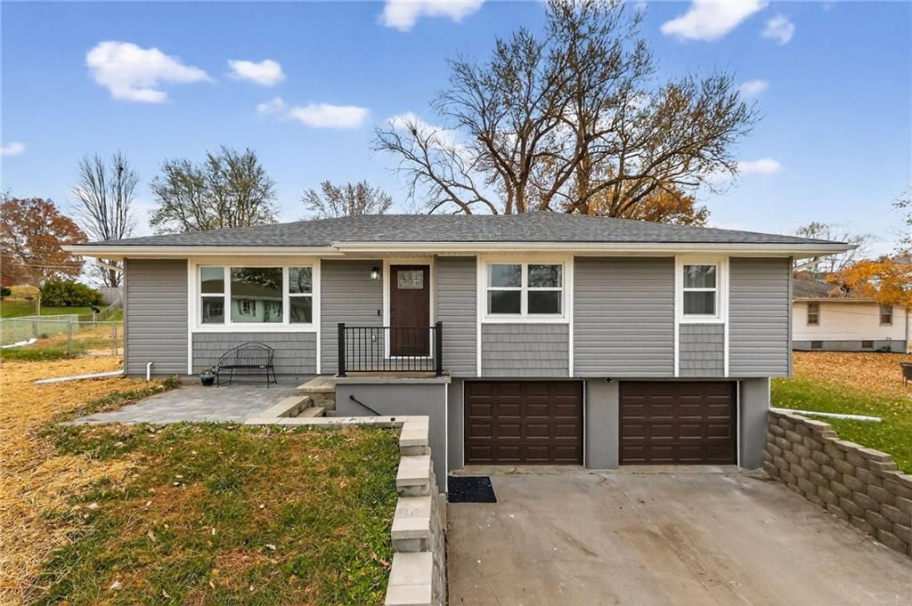 18 Bear Circle, St Joseph, MO 64506