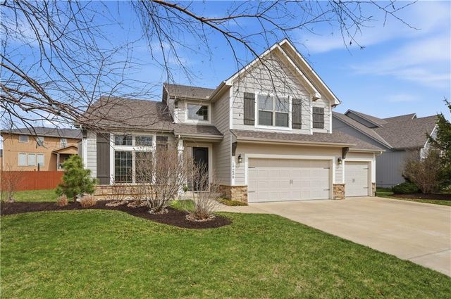 17228 W 198th Terrace, Spring Hill, KS 66083