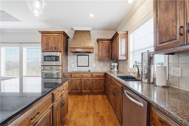 17228 W 198th Terrace, Spring Hill, KS 66083