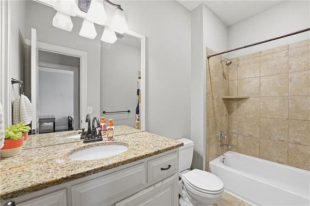 17228 W 198th Terrace, Spring Hill, KS 66083