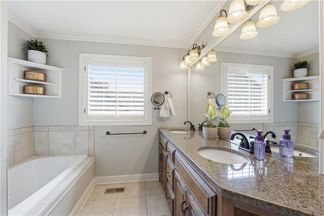 17228 W 198th Terrace, Spring Hill, KS 66083