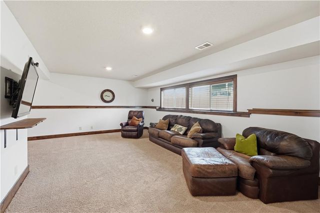 17228 W 198th Terrace, Spring Hill, KS 66083