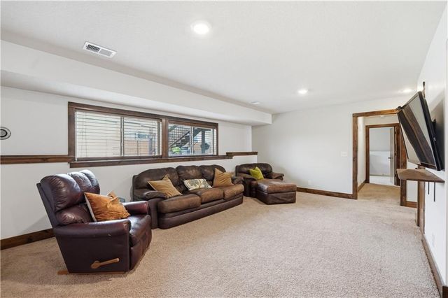 17228 W 198th Terrace, Spring Hill, KS 66083