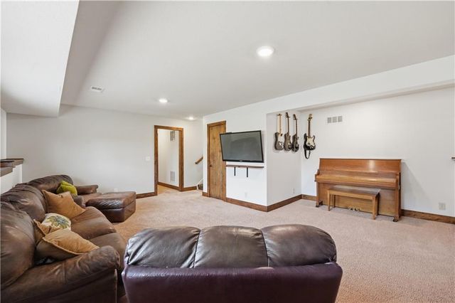 17228 W 198th Terrace, Spring Hill, KS 66083